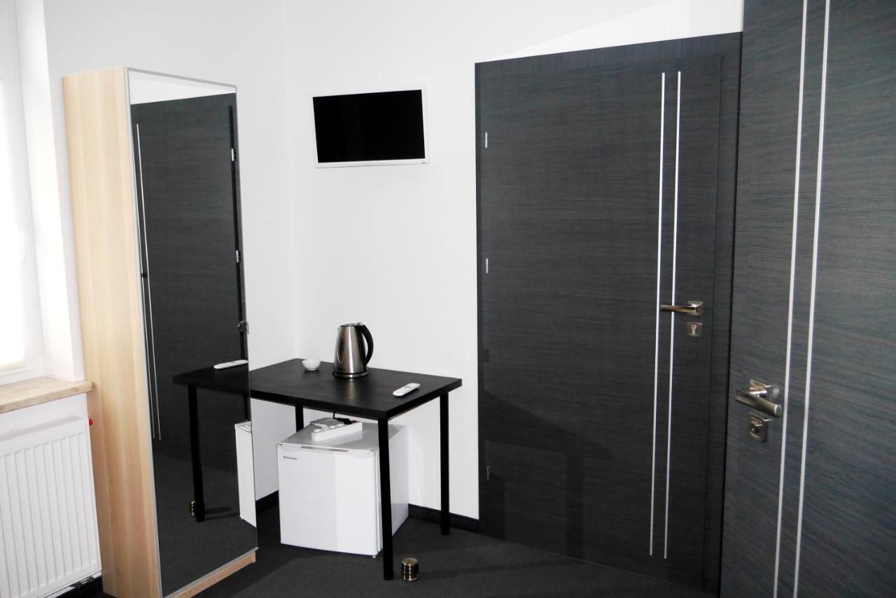 Obiekt Noclegowy Ocelot Pruszków Quarto foto